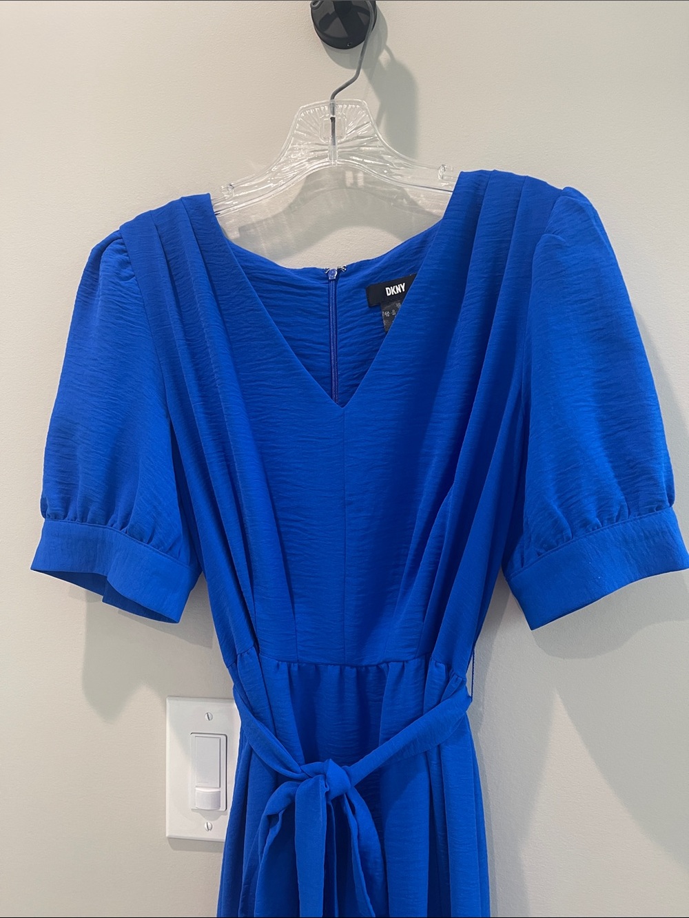 DKNY Size 10 V-Neck Midi Dress with belt - Picture 2 of 9